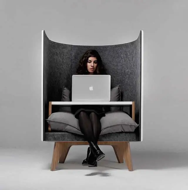 V1-chair-and-desk