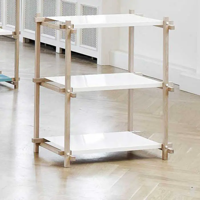 Woody Column shelving system, made of soap-treated oak sticks and powder-coated steel