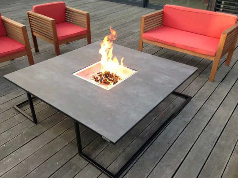 Riga-design-barbecue-table