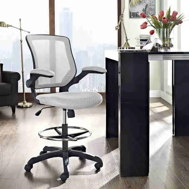 height-adjustable office chair with foot bar