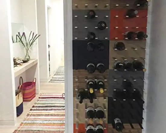 expandable wall-mounted wine rack