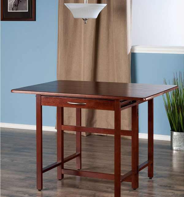 The Taylor dining table is an excellent choice for small apartments and can seat six people.