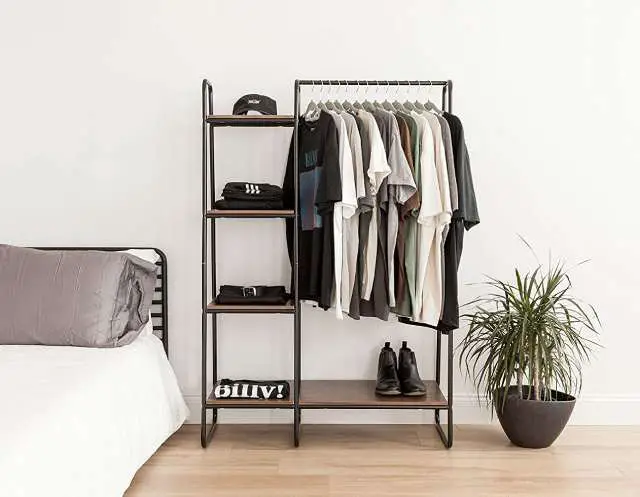 metal garment rack, an indispensable piece of funiture for your airbnb