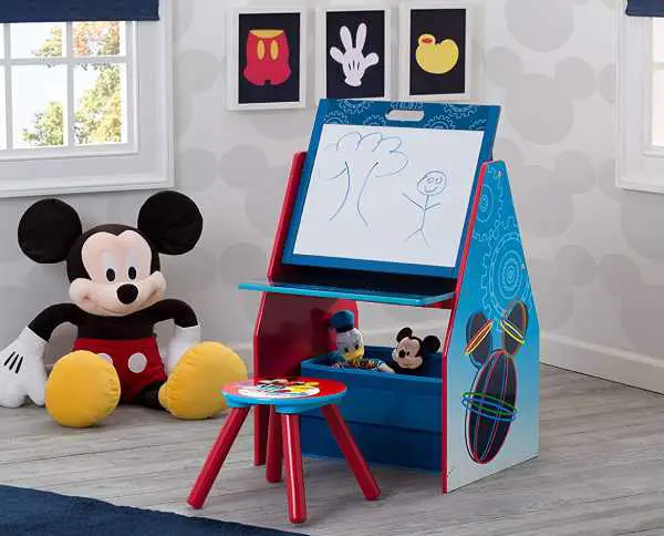 kids easel and play station